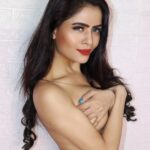 Gehana Vasisth Instagram – Nothing is visible right but stil pic is sensuous… this is call gehana vasisth portrait..
.
.

#trending #viral #instagram #love #explorepage #explore #instagood #fashion #follow #tiktok #like #likeforlikes #followforfollowback #photography #india #trend #instadaily #memes #music #style #trendingnow #reels #foryou #likes #photooftheday #model #beautiful #bollywood #bhfyp #gehanavasisth