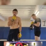 George Hardwick Instagram - 4 ounce glove defence secrets with @leonarmesmma Full vid on YT #mma #ufc #boxing #muaythai #reels