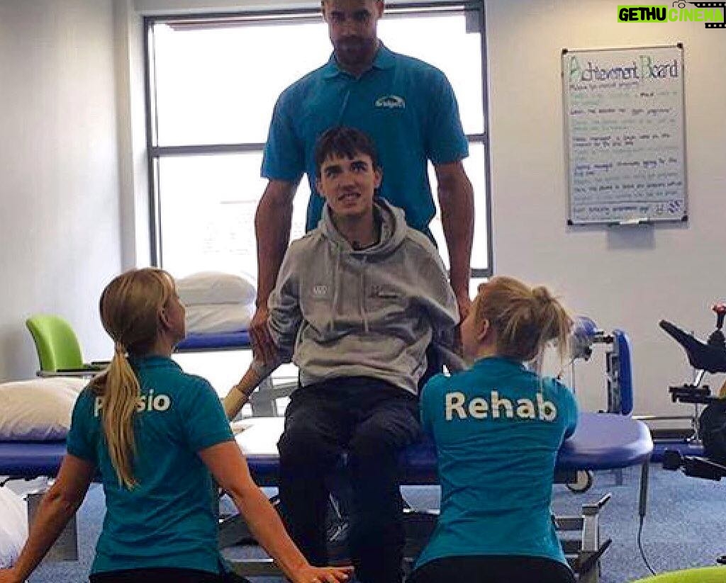 George Robinson Instagram - physio is going well 💪🏻👍🏻