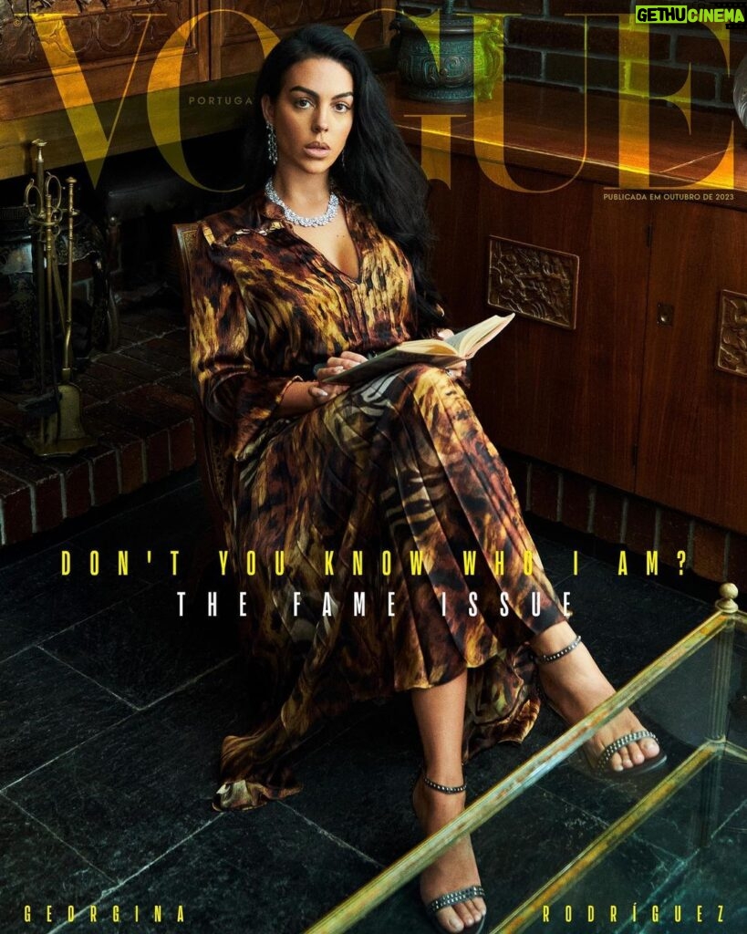 Georgina Rodríguez Instagram - My first double cover for Vogue ❤️ Editor in Chief: @sofia.slucas Cover Art Direction: @jsantanagq Photography: @branislavsimoncik Styling: @karlagruszecka Model: @georginagio Hair: @serpiente.es Makeup: @fer.martinez.mk with @armanibeauty products Production: @carolinadcnunes Photography assistant: @branislavsimoncik Special thanks to @angelsproject @guess Lisbon, Portugal
