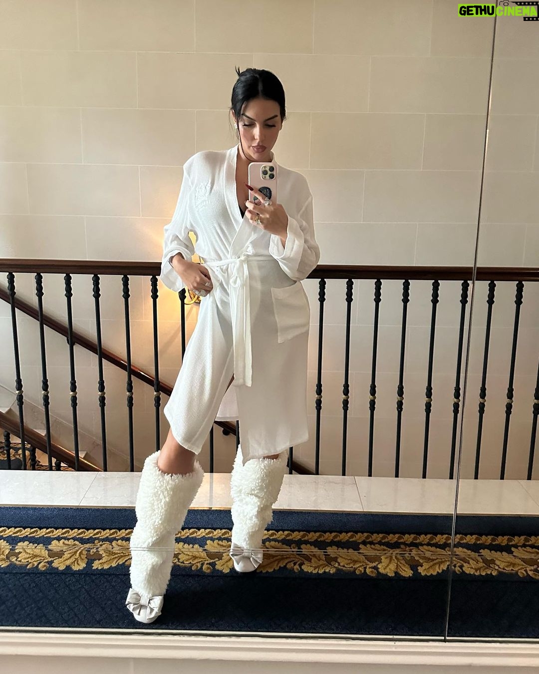 Georgina Rodríguez Instagram - LOEWE ✨ S/S 2024 Paris, France