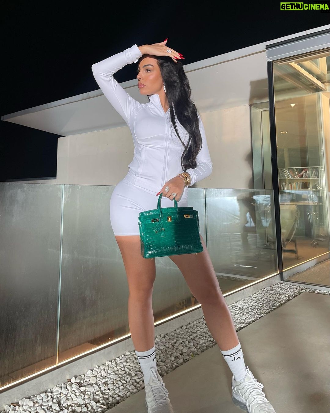 Georgina Rodríguez Instagram - Un bonito día de trabajo 💖 @alo #ad
