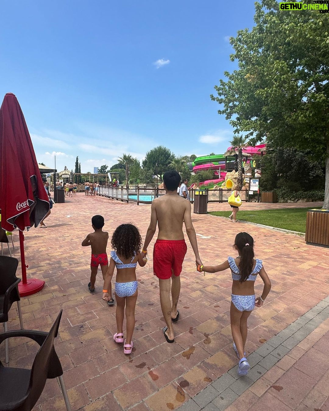Georgina Rodríguez Instagram - Qué orgullosa estoy del hombre en el que te estás convirtiendo. Me haces sentir la mamá más afortunada del mundo. Te amamos ♥️ Madrid, Spain