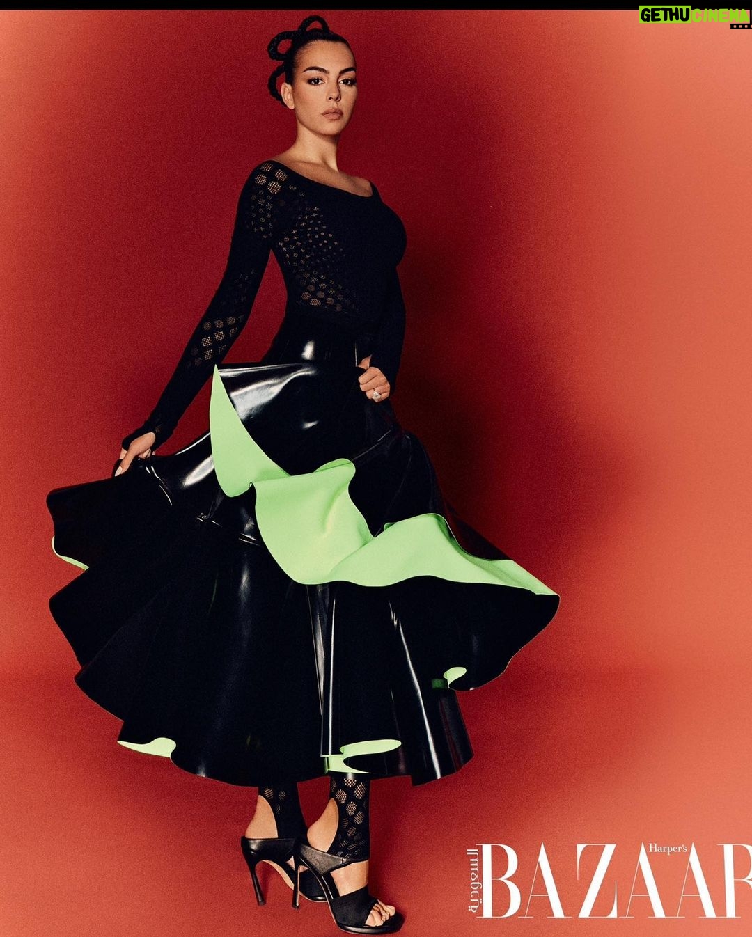 Georgina Rodríguez Instagram - My new cover… Desert rose 🌹 @georginagio #HarpersBazaarSaudi @harpersbazaararabia Editor in Chief: @oliviaphillipsbazaar Photographer: @vladimirmarti Fashion Direction: @anna_castan Fashion: @farazmanan Hairstylist: @serpiente.es Make-Up Artist: @fer.martinez.mk Set Design: @herzog.selections Senior Producer: @steff.producer Talent Management: @angelsproject Arabic Editor: @ar_stylish Writer: @rosanna.ryan Madrid, Spain
