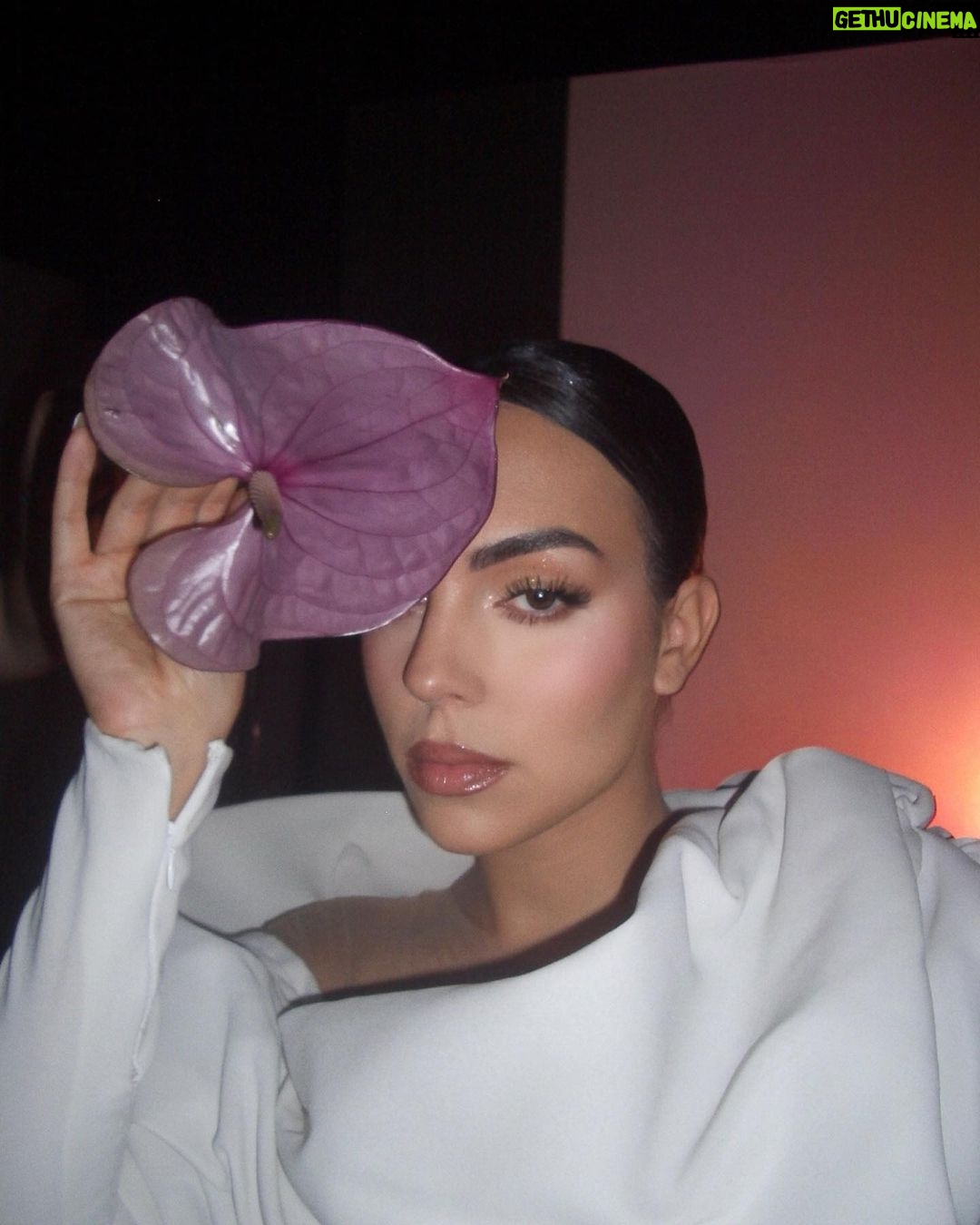 Georgina Rodríguez Instagram - Las respuestas están en tus ojos 🤍 Riyadh - Kingdom Of Saudi Arabia