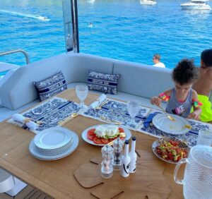 Georgina Rodríguez Instagram - Aquella tarde de verano que fuimos a comprar nuestro barco♥️ Y alguna fotico de aquel mágico verano…🌅 #2020