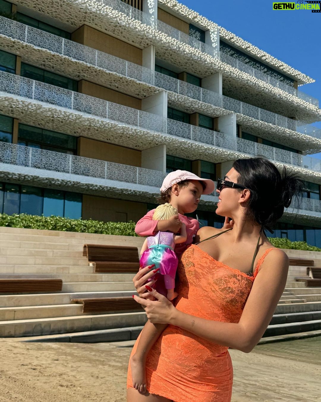 Georgina Rodríguez Instagram - Mi familia mi vida 💝