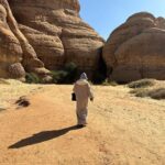 Georgina Rodríguez Instagram - Nunca deja de sorprenderme el cielo con su belleza. Gracias universo por regalarme tantas estrellas fugaces este viaje. 🌌🌠✨⭐️💛💝 AlUla, Saudi Arabia