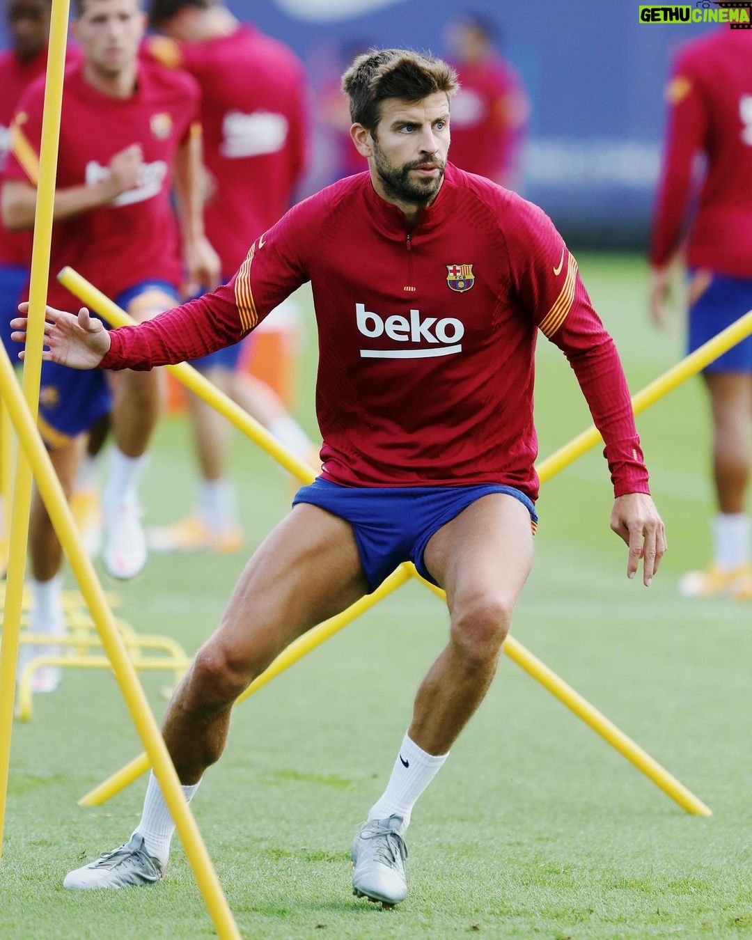 Gerard Piqué Instagram - ⚡️ Ciutat Esportiva Joan Gamper