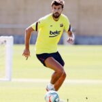 Gerard Piqué Instagram - Ready for tomorrow! @laliga 💪🏻⚽️