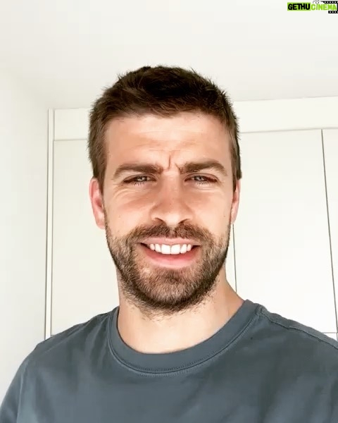Gerard Piqué Instagram - I accept @beko ‘s challenge! On #WorldHealthDay2020, with @unicef and @fundaciofcb, I challenge you to check in “At home”! Post a photo with the hashtags #StayHome #LikeAPro and tag @beko While indoors, wash your hands and stay active! Let’s #StayHome #LikeAPro together, it’s the only way to help our hero health workers fighting for us in hospitals everywhere. If you want to learn more about #WorldHealthDay2020 you can check @unicef