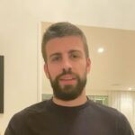 Gerard Piqué Instagram - Me uno a la campaña #cruzrojaresponde iniciada por @rafaelnadal y @paugasol. En momentos de dificultad, es muy importante estar unidos. Es la hora del deporte. ES44 0049 0001 5321 1002 2225 #nuestramejorvictoria