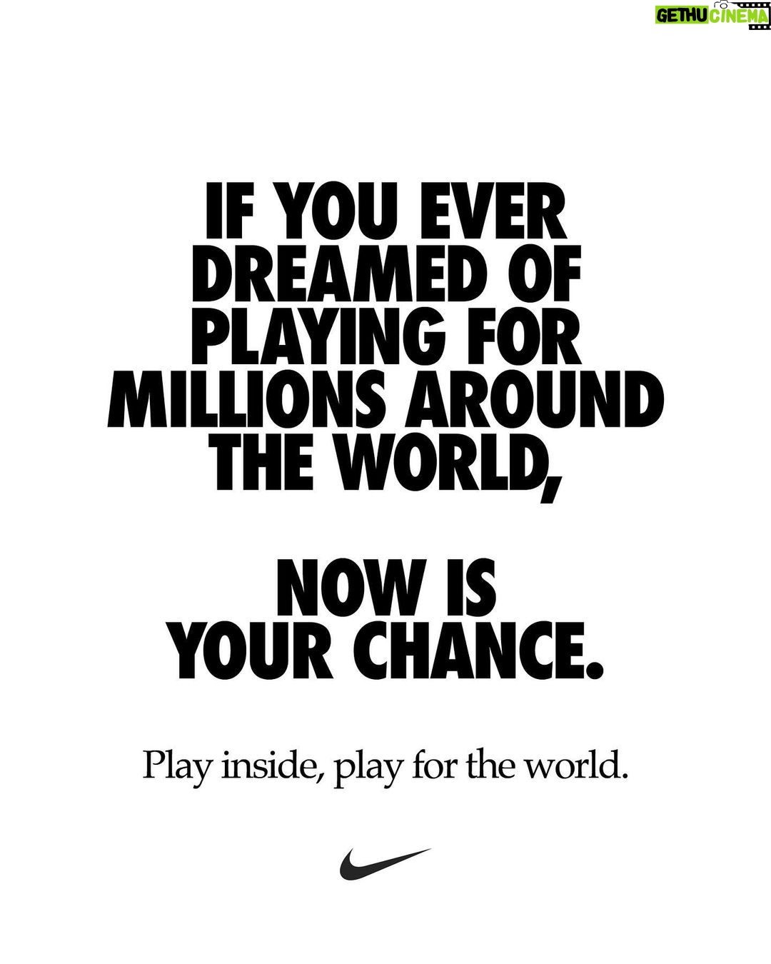 Gerard Piqué Instagram - Now, more than ever, we are one team 🌍💪🏻 #playinside #playfortheworld