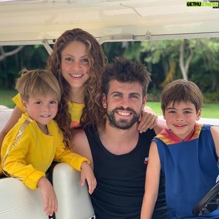 Gerard Piqué Instagram - Family.