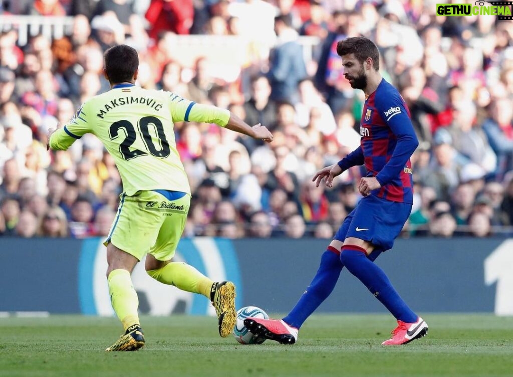 Gerard Piqué Instagram - +3 🔵🔴 #forçabarça Spotify Camp Nou