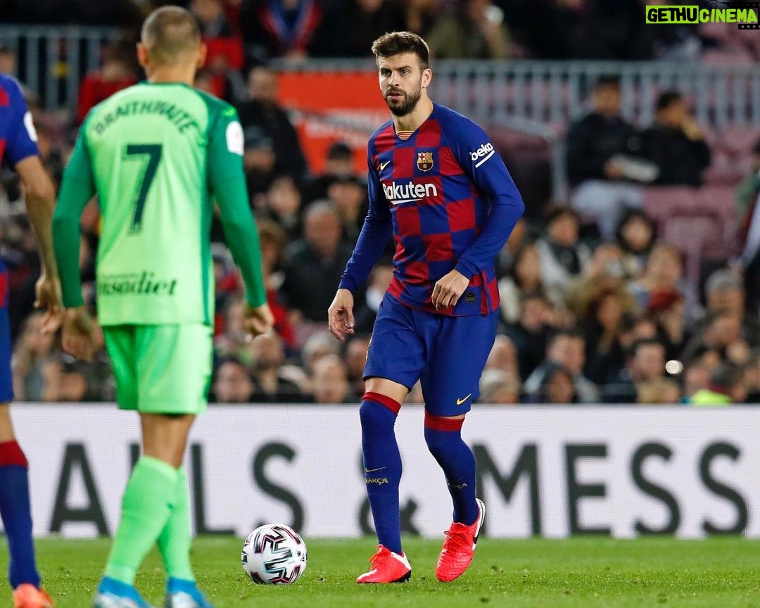 Gerard Piqué Instagram - Seguim 🔵🔴 #forçabarça Camp Nou