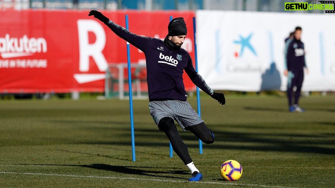Gerard Piqué Instagram - Esa zurda de oro...