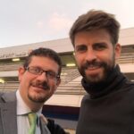 Gerard Piqué Instagram - ‪¡Antonio, mi conductor de hoy, era colchonero! 😂 #AtletiBarça @cabify_espana