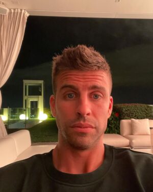 Gerard Piqué Instagram - Salty.