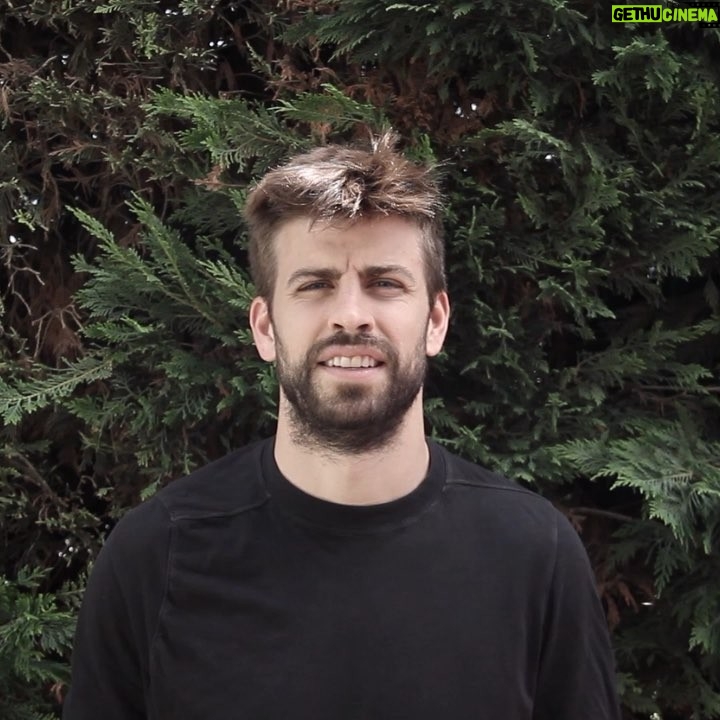 Gerard Piqué Instagram - I #EatLikeAPro What about you @samumtiti @ivanrakitic @mterstegen1? For every post with #EatLikeAPro, @beko will donate 1€ to @unicef in collaboration with @fundaciofcb to prevent childhood obesity. Help us get to 1M€!