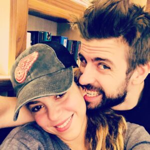 Gerard Piqué Instagram - Comiendo oreja... @shakira
