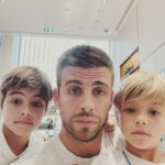 Gerard Piqué Instagram - Les Trois Mousquetaires.