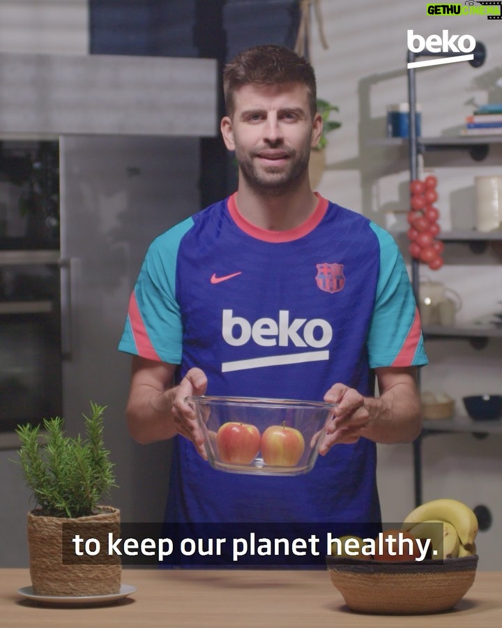 Gerard Piqué Instagram - With small actions we take, we'll be leaving a better world to future generations 🌍 Our partner @beko is reminding us that we’re all connected with the planet more than we think. I have a piece of advice for you to find out what we can do for a better and sustainable planet. 🔗Check out my bio to see how we are connected. #BekoConnections