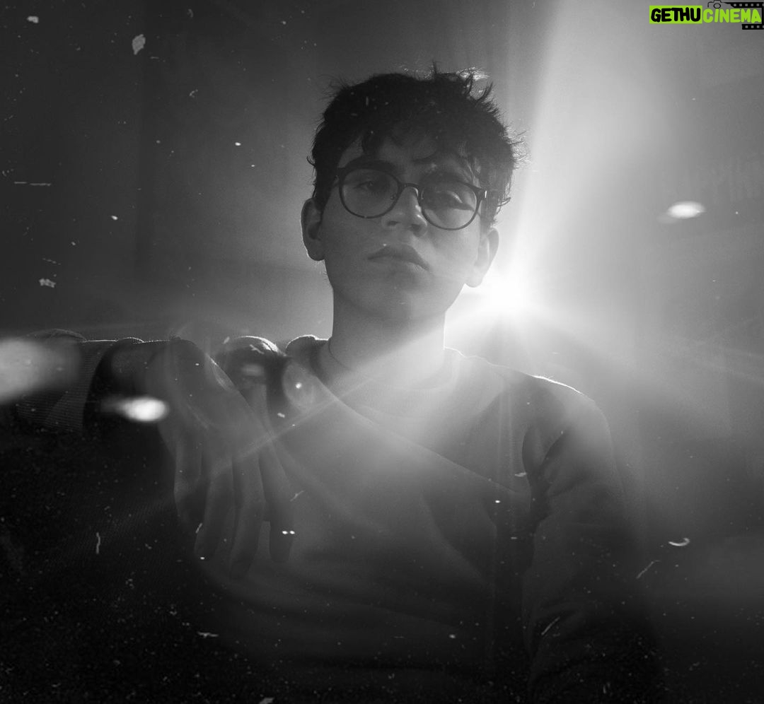 Gerardo Ravelo Instagram - Haciendo mi tarea + Fotos porque me gust贸 el spot 馃挕馃帴