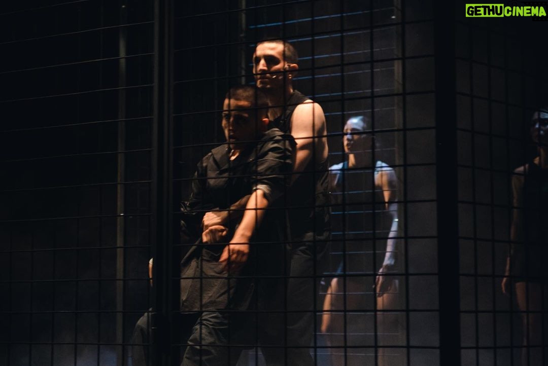 Giacomo Ferrara Instagram - Porto ancora addosso le emozioni di queste prime repliche di “CROLLI” al @teatrobrancaccio È stata una sfida bellissima, e un viaggio meraviglioso, che sicuramente non finirà con queste due prime date. Ringrazio @alessiagattachoreographer per la sua arte, la sua follia, per aver creduto in me e immaginato un tale spettacolo. Ringrazio tutta la compagnia formata da grandi artisti, con cui ho condiviso ore ed ore di prove, ansie e gioie che questo lavoro ci pone davanti ogni giorno. Le colonna sonora incredibile e suggestiva dei @mokadelic Ma soprattutto voglio ringraziare @matrice_n #OTI @teatrobrancaccio e il @futurofestival.roma per aver sposato e creduto in un progetto tanto ambizioso soprattutto in un tale periodo storico. Chi è stato a teatro ci ha ringraziato per le emozioni che ha provato e per aver riscoperto, dopo tutto quello che è successo, la bellezza del teatro e dello spettacolo dal vivo. Noi ci abbiamo messo anima, corpo e sangue. Dalle macerie siamo rinati. Spero che sia una delle prime piccole fiamme che riaccendono la cultura. Viva il teatro Teatro Brancaccio