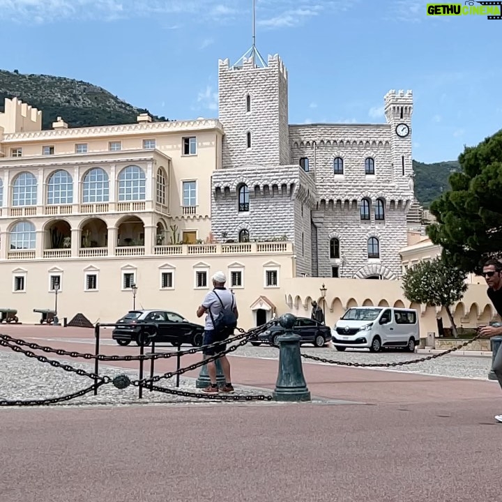 Giacomo Ferrara Instagram - Thank you @montecarlofilmfestival it was beautiful! Anche se da questa gallery non sembrerà vi posso assicurare che io @raoulbovagram @mariodelarosa.act e #mariosesti abbiamo ricoperto molto seriamente la carica di giurati. Grazie di cuore a tutti gli organizzatori del festival e al suo presidente @ezio_greggio Ringrazio @gucci e @fendi per avermi vestito meravigliosamente. E grazie sempre a @therumorsufficiostampa ♥️ Viva il cinema!