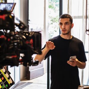 Giacomo Ferrara Instagram - Backstage di "E allora fallo te". 

Nessun membro del team @netflixit è stato maltrattato, e nemmeno Mary Lou. 

#adv