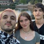 Giacomo Ferrara Instagram - La nostra folle estate punk! NON MI UCCIDERE è fuori su tutte le piattaforme digitali (Apple tv, Sky prima fila, Amazon Prime Video, YouTube) @andreadesica @opheliamillaiss @rocco_fasano @silviacalderoni (non abbiamo nessuna foto insieme 🥲 but you are in my ♥️) e tutta la banda! #nonmiuccidere @vivo_film @warnerbrositalia