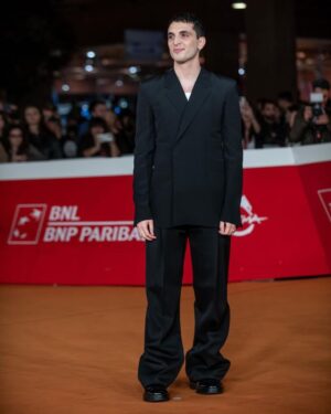 Giacomo Ferrara Instagram - Premiere Suburræterna
@romacinemafest 

Dal 14 Novembre in tutto il mondo solo su Netflix

@netflixit 
@cattleya_produzione 

Total Look @givenchy 🖤
Stylist @peggyrice 
Press @upgradeartist 
Agency @moviement_agenzia