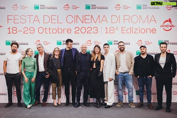 Giacomo Ferrara Instagram - Conferenza stampa di #suburraeterna al @romacinemafest Grazie di cuore @netflixit @cattleya_produzione @cirodemilio @alessandrotonda @filippo.nigro @lottyantonelli @fedesabatini @marlon.joubert @alioshamassine @federigoceci @__giorgiaspinelli_ @gabriele.distadio @morris_sarra @yayapuntoebasta Alle nostre maestranze, persone meravigliose, molte delle quali sono in questo progetto come me dai tempi del film. Total look @givenchy 🤍 Stylist @peggyrice Press @upgradeartist Agency @moviement_agenzia Roma, Italia