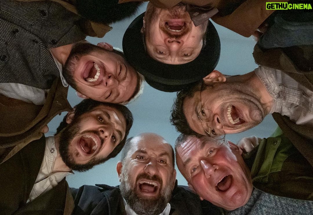 Giacomo Ferrara Instagram - GRAZIE RAGAZZI È al cinema E io voglio ringraziare di cuore i miei compagni di viaggio e tutta la favolosa troupe di questo film. @ricmilanioff @visionfilmdistribution @wildsidesrl @palomarproduction @skyitalia @teodorafilm #grazieragazzifilm Foto di scena di Claudio Iannone Roma, Italia
