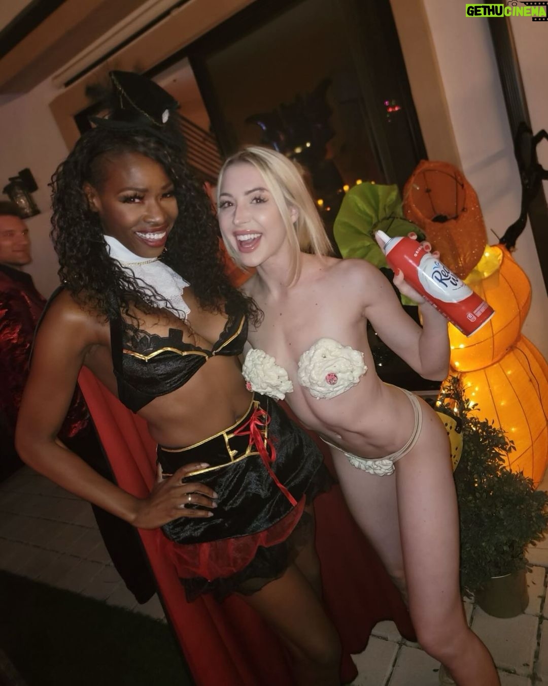 Gigi Gustin Instagram - Happy Halloween from @dazelleyvette and I! ❤️🔥✨🎃 Los Angeles, California