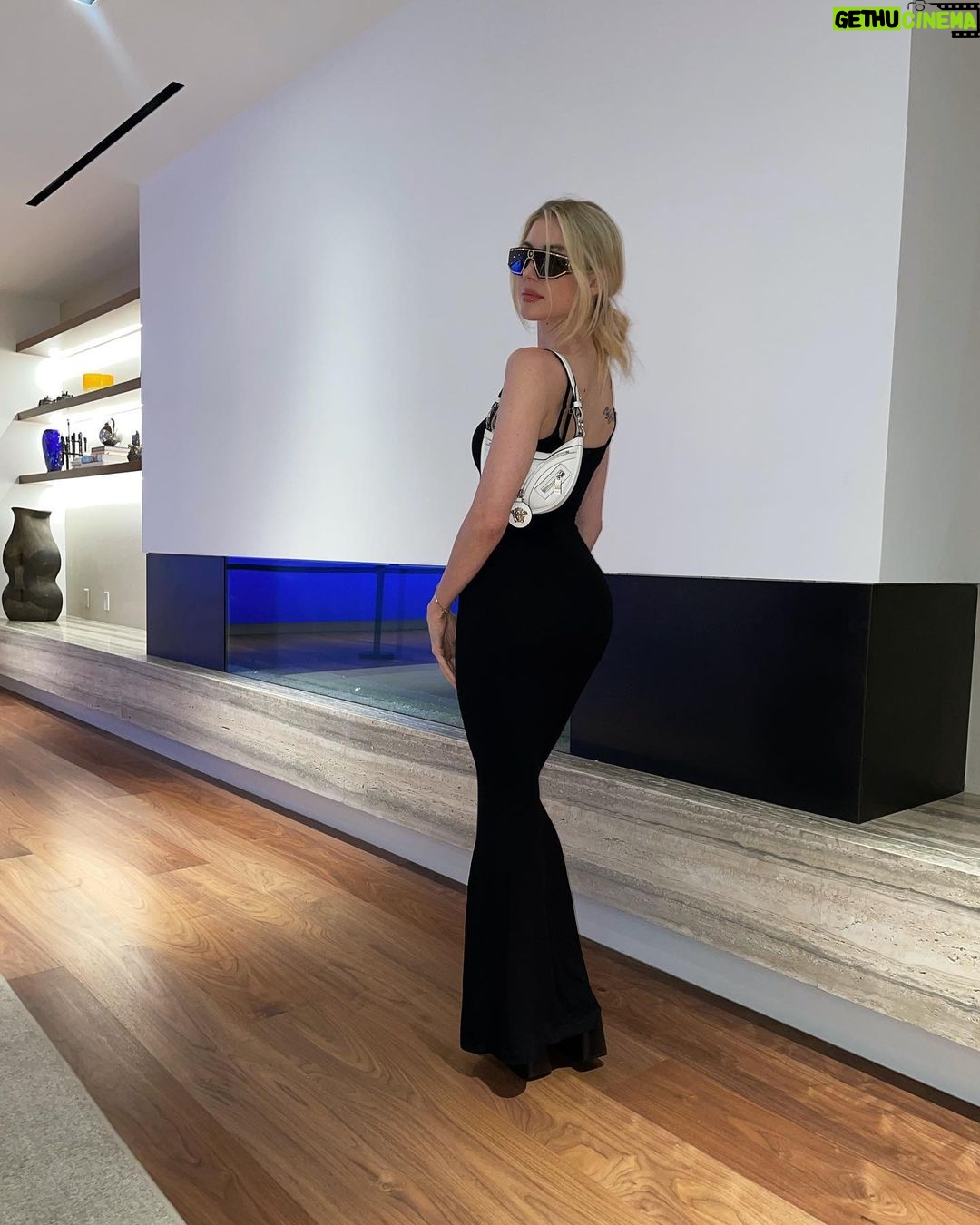 Gigi Gustin Instagram - 🖤✨🍸 Beverly Hills, California
