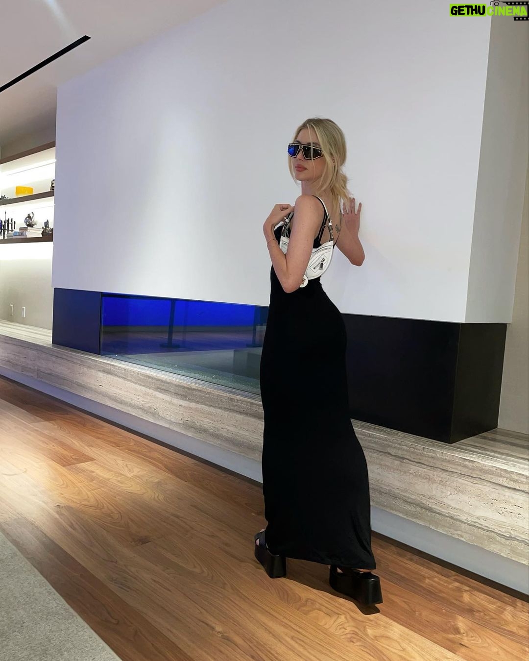 Gigi Gustin Instagram - 🖤✨🍸 Beverly Hills, California