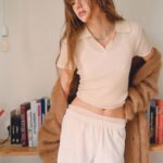 Gigi Hadid Instagram - NEW @guestinresidence ⏰ Head to GuestInResidence.com for the first feel of Fall .. our Core Collection (+ the highly-requested return of the ‘rugby shirt’!) in new iterations and colors❤️ .. 🍂 photographed by @felix_cooper, art direction @sarahbassettt, styling @margheritamoro, casted by @piergiorgio💌 bts by @carldiner & @julesdaloddanesi.photo