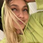 Gigi Hadid Instagram - @miumiu summer 🦪