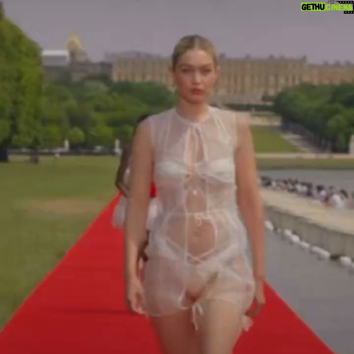 Gigi Hadid Instagram - .. a lil-bit of a-lot that got done in Paris this week ✔️❣️ .. Merci à tous x x 🥐