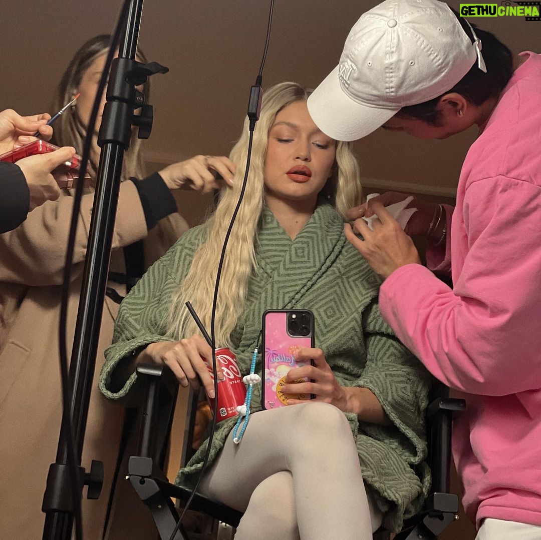 Gigi Hadid Instagram - some stuff I thought about posting the last few months but forgot lol srry ly part 2