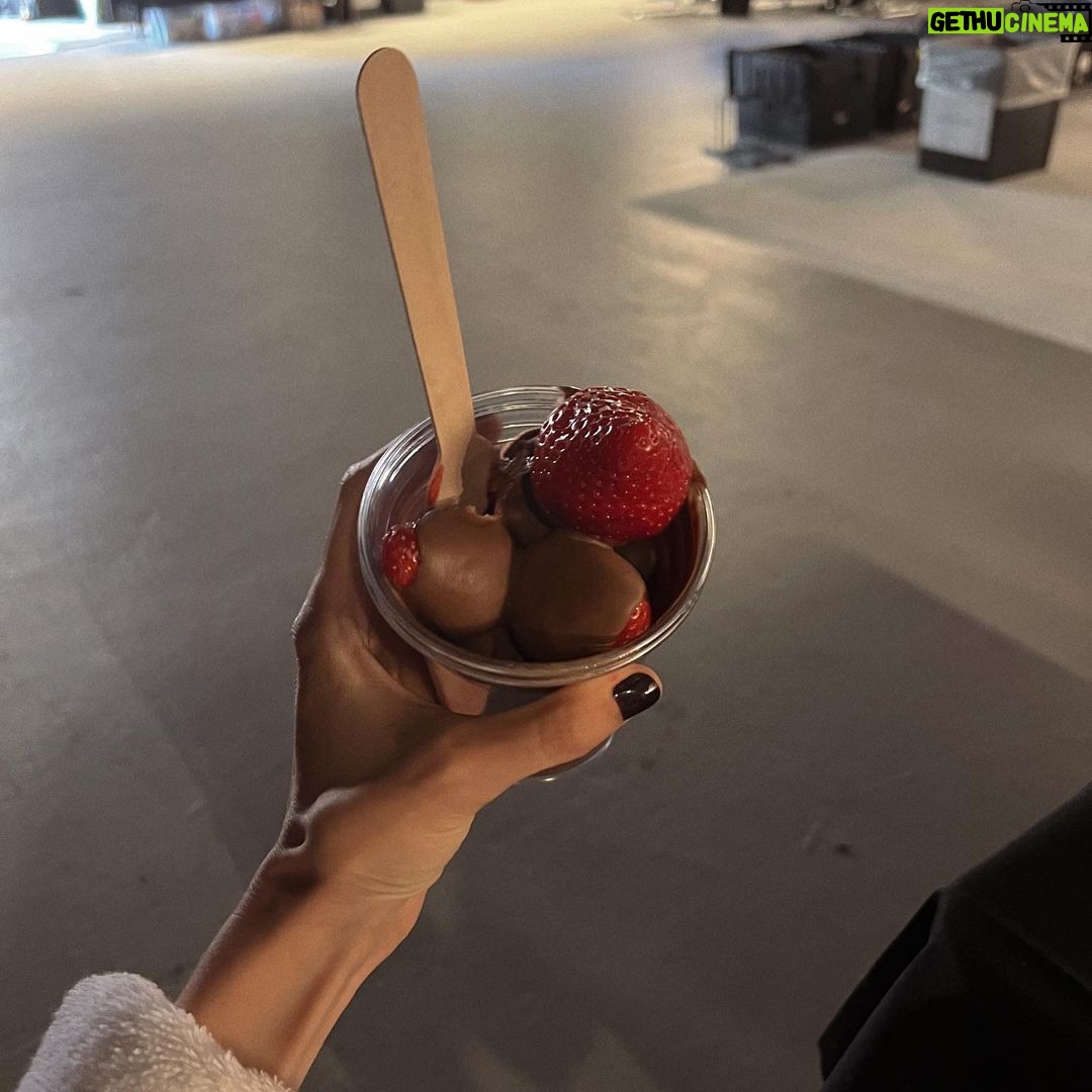 Gigi Hadid Instagram - some stuff I thought about posting the last few months but forgot lol srry ly part 2