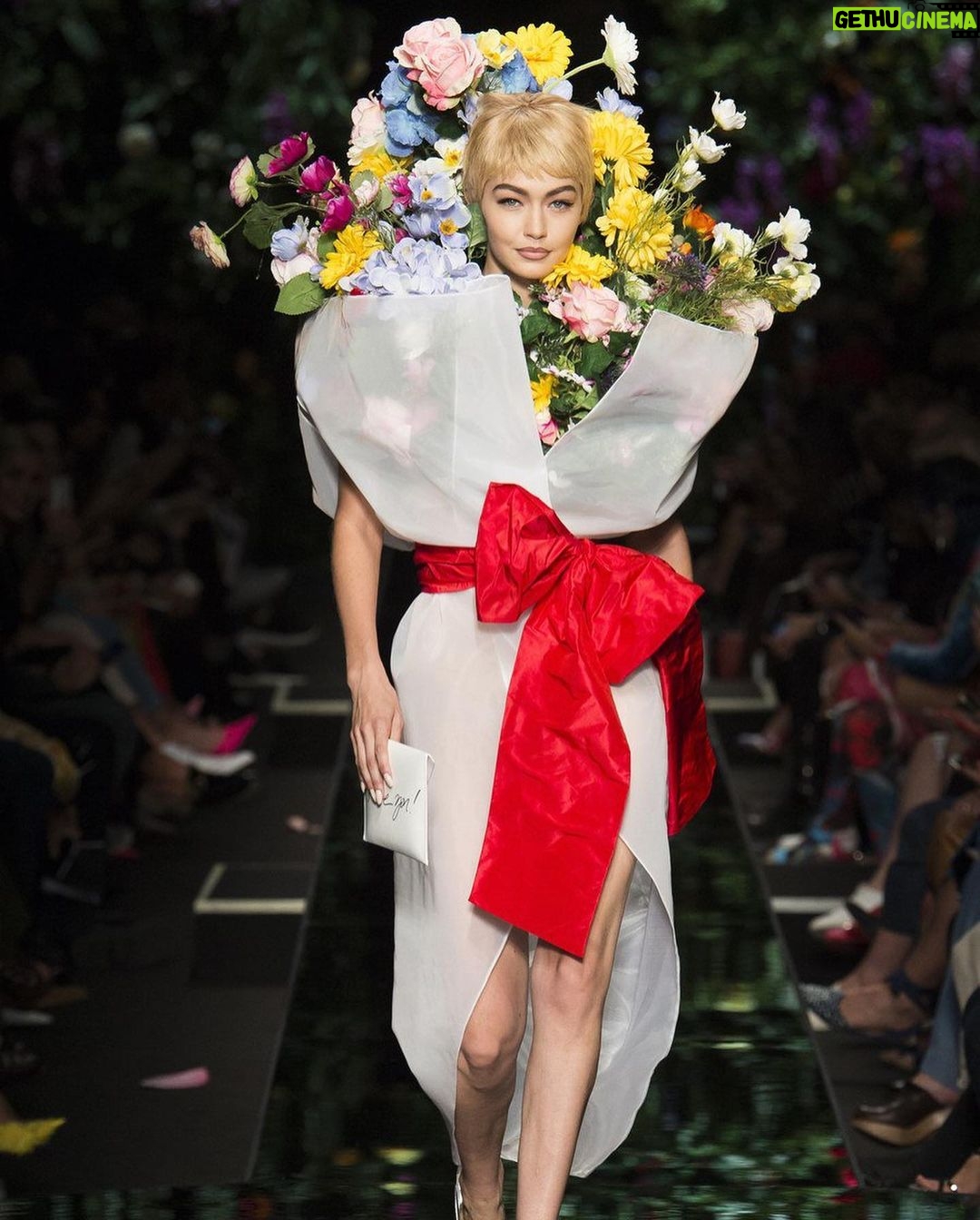 Gigi Hadid Instagram - Appreciation post to @jeremyscott for my @Moschino Memories over the years … every season with you in that house was an adventure, joy, & inspiration, and it was an honor to be even a small part of. I know that some of my most memorable and fulfilling campaign and runway moments will be ones made with Jeremy’s Moschino!! I love you J! THANK YOU❣️♾️ Can’t wait to see where you take us next 🚀