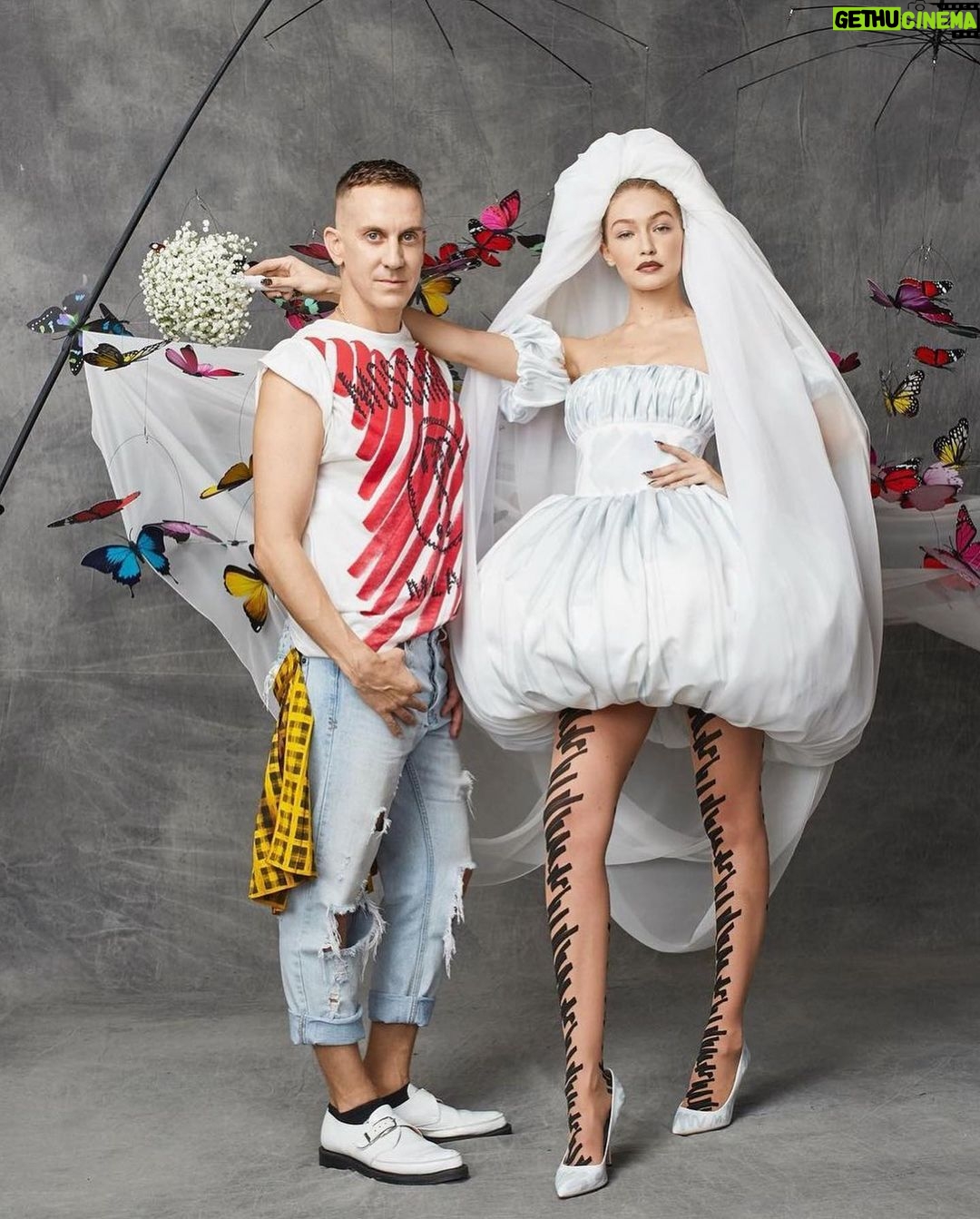 Gigi Hadid Instagram - Appreciation post to @jeremyscott for my @Moschino Memories over the years … every season with you in that house was an adventure, joy, & inspiration, and it was an honor to be even a small part of. I know that some of my most memorable and fulfilling campaign and runway moments will be ones made with Jeremy’s Moschino!! I love you J! THANK YOU❣️♾️ Can’t wait to see where you take us next 🚀