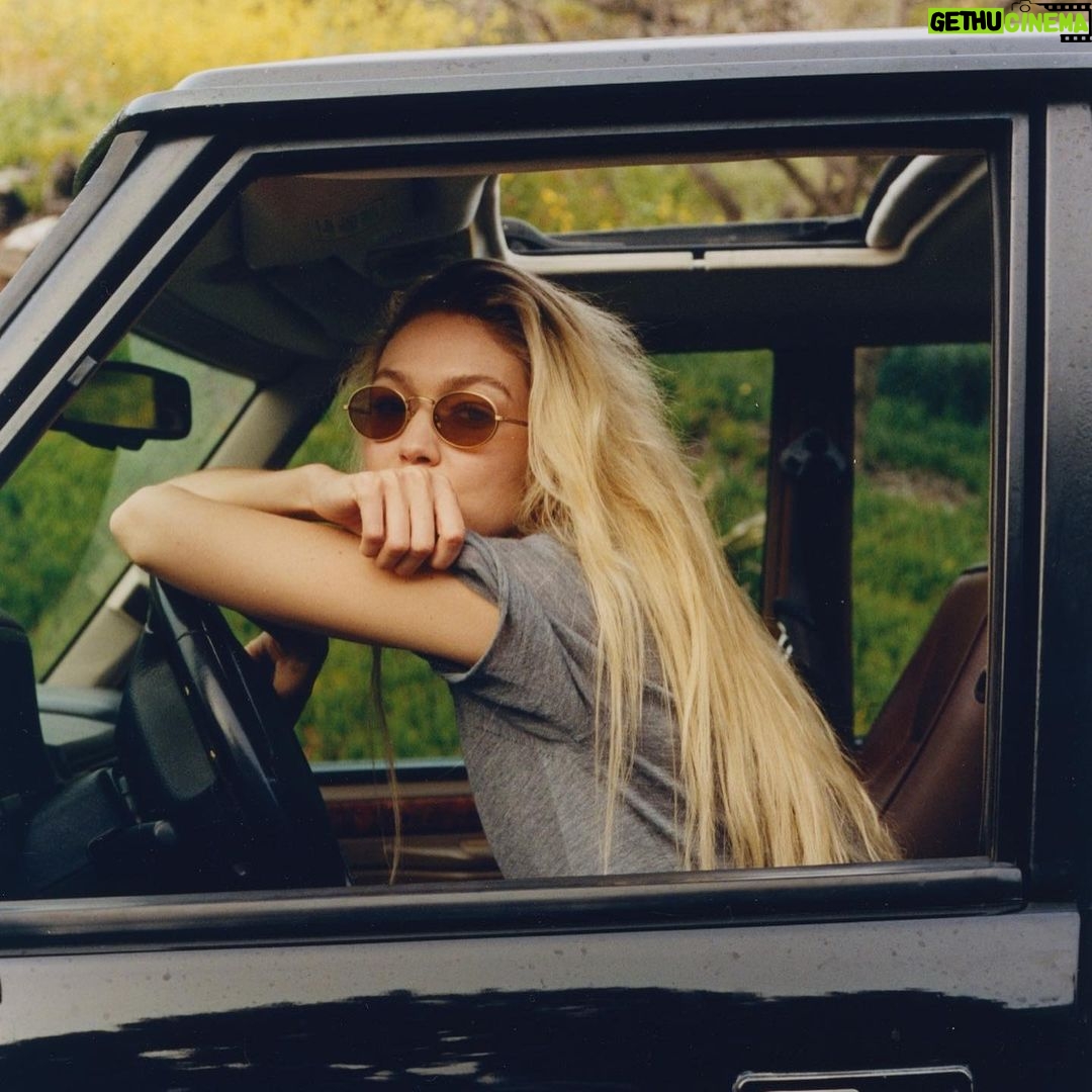 Gigi Hadid Instagram - Spring has fully sprung at GuestInResidence.com with the launch of our “Beach House” collection today ! This is my love letter to the California Coast .. the colors and shapes are easy-going, a lil romantic, and chic— in our lightest & softest cashmere yet 🕊️ Pictured above are pieces from both ‘Beach House’ and our Core Collections; your fave basics are back in lighter weights and new spring colors (+ stripes🥹!) 🤍 ..Photographed in Malibu by @terenceconnors..x