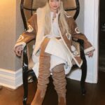 Gigi Hadid Instagram - A very @guestinresidence weekend in Aspen … ❄️💛🪵🎿