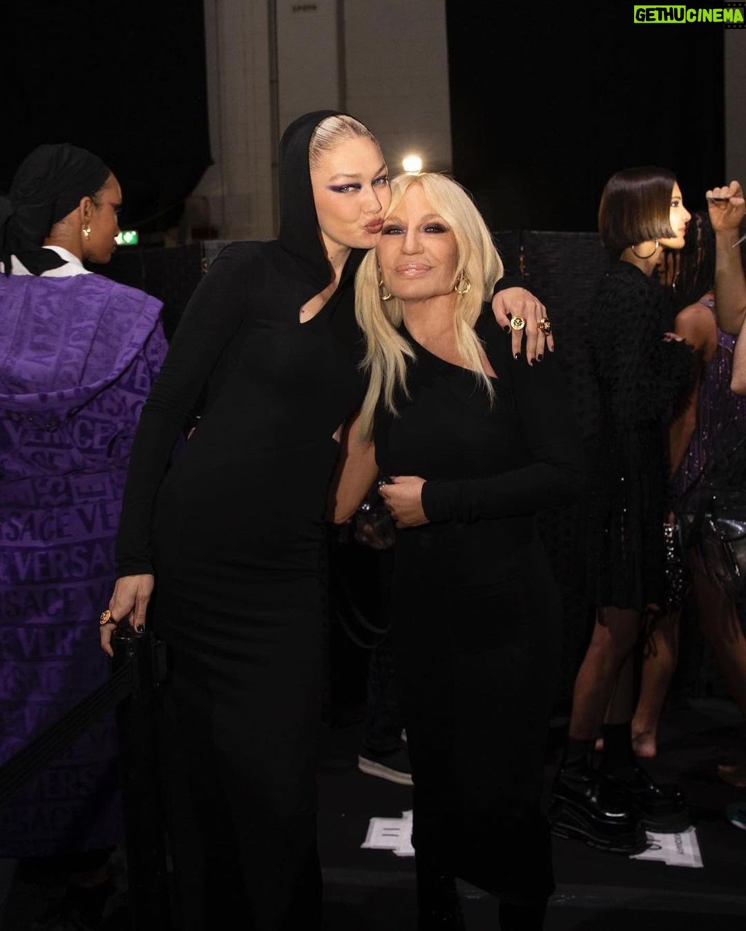 Gigi Hadid Instagram - My time in Milan with my @VERSACE family is always a Fashion Month highlight for meβ opening for you will forever be an honor @donatella_versace ti amo tanto ! ! ! β€οΈβπ₯π . . glam (&vid) @patmcgrathreal + @guidopalau