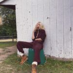 Gigi Hadid Instagram – bts @guestinresidence β¦ WORKWEAR β limited-edition ten-piece collection drops in 1 HOUR (10am EST) only on GuestInResidence.com πͺΆπͺ΅π»