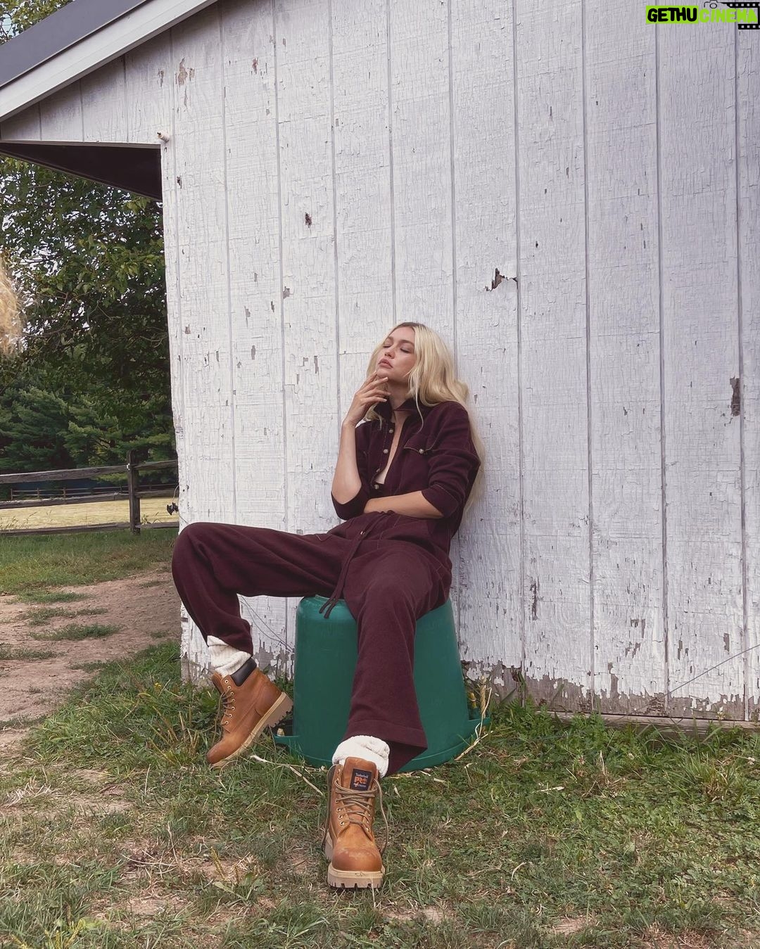 Gigi Hadid Instagram - bts @guestinresidence β¦ WORKWEAR β limited-edition ten-piece collection drops in 1 HOUR (10am EST) only on GuestInResidence.com πͺΆπͺ΅π»